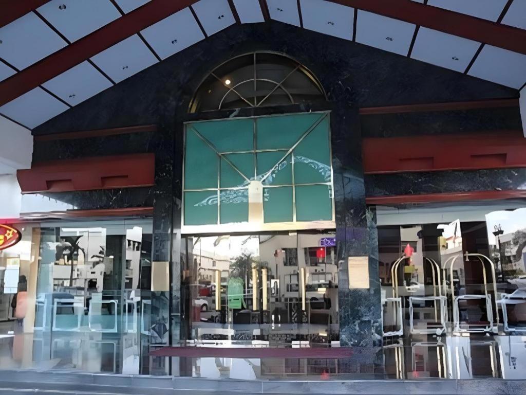 The Centrepoint Hotel Bandar Seri Begawan Bagian luar foto