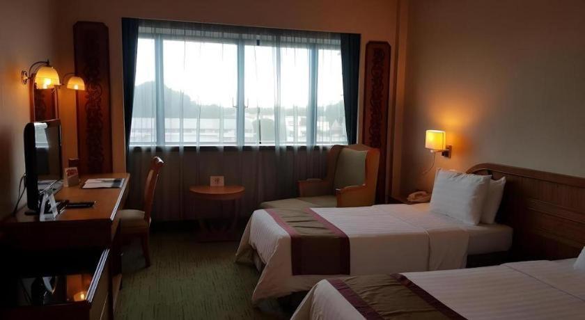 The Centrepoint Hotel Bandar Seri Begawan Bagian luar foto