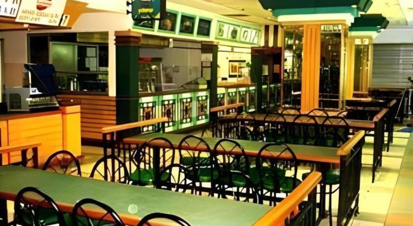 The Centrepoint Hotel Bandar Seri Begawan Bagian luar foto